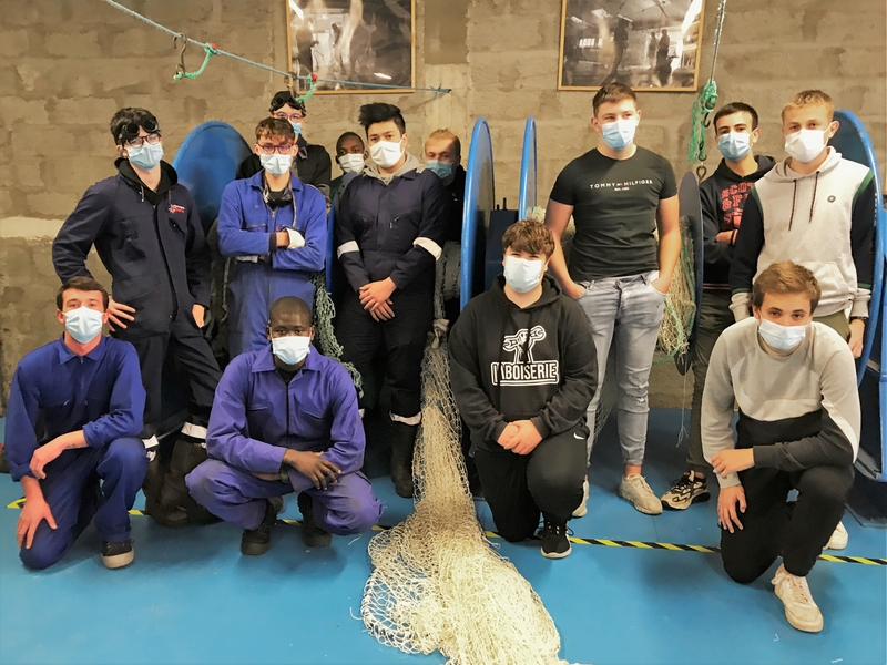 Les élèves de l'atelier soudure équipent l'atelier de ramendage