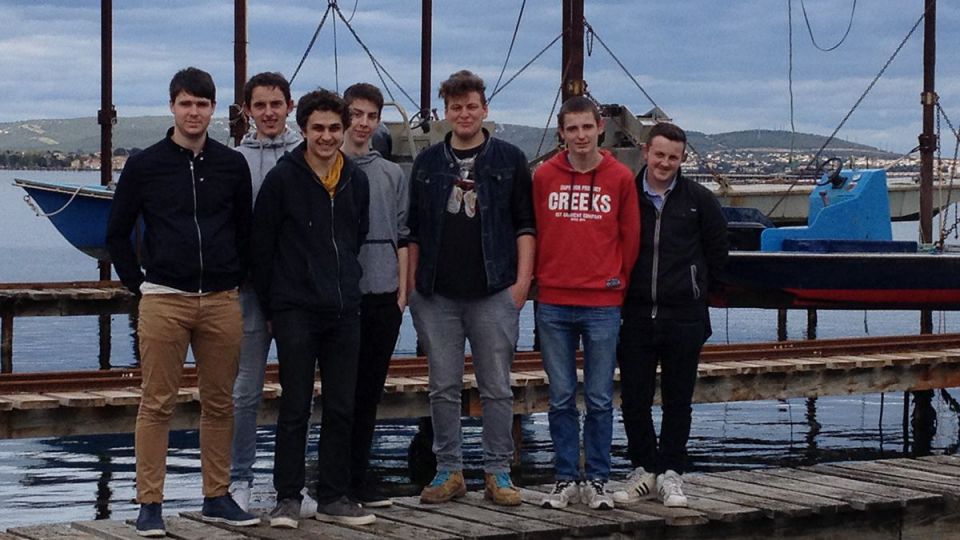 Les futurs conchyliculteurs en voyage d'étude sur l'étang de Thau à Sète