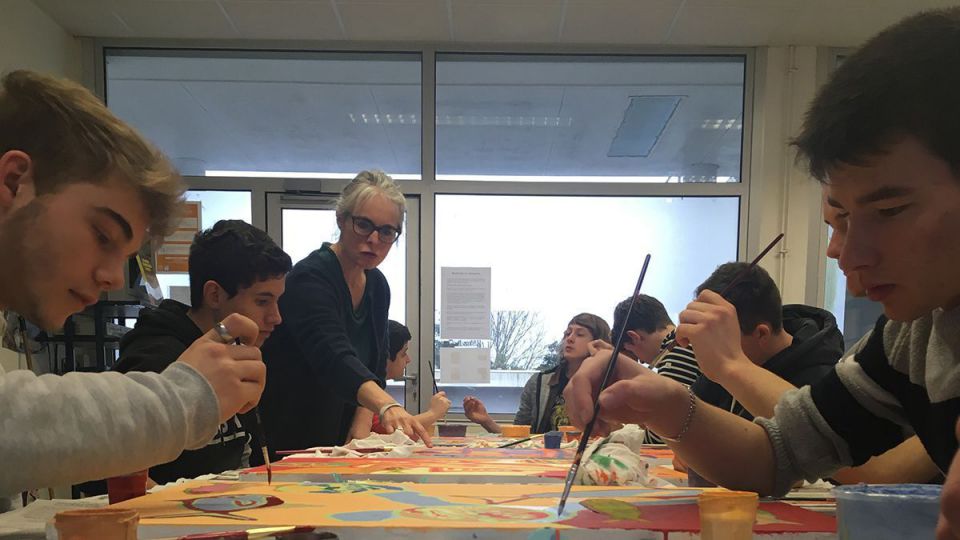 Dernières touches pour la fresque des élèves